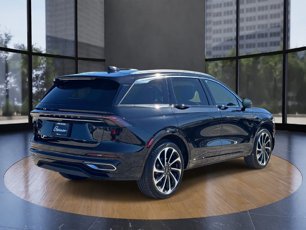 Certified 2026 Lincoln Nautilus Black Label AWD/4WD image 3
