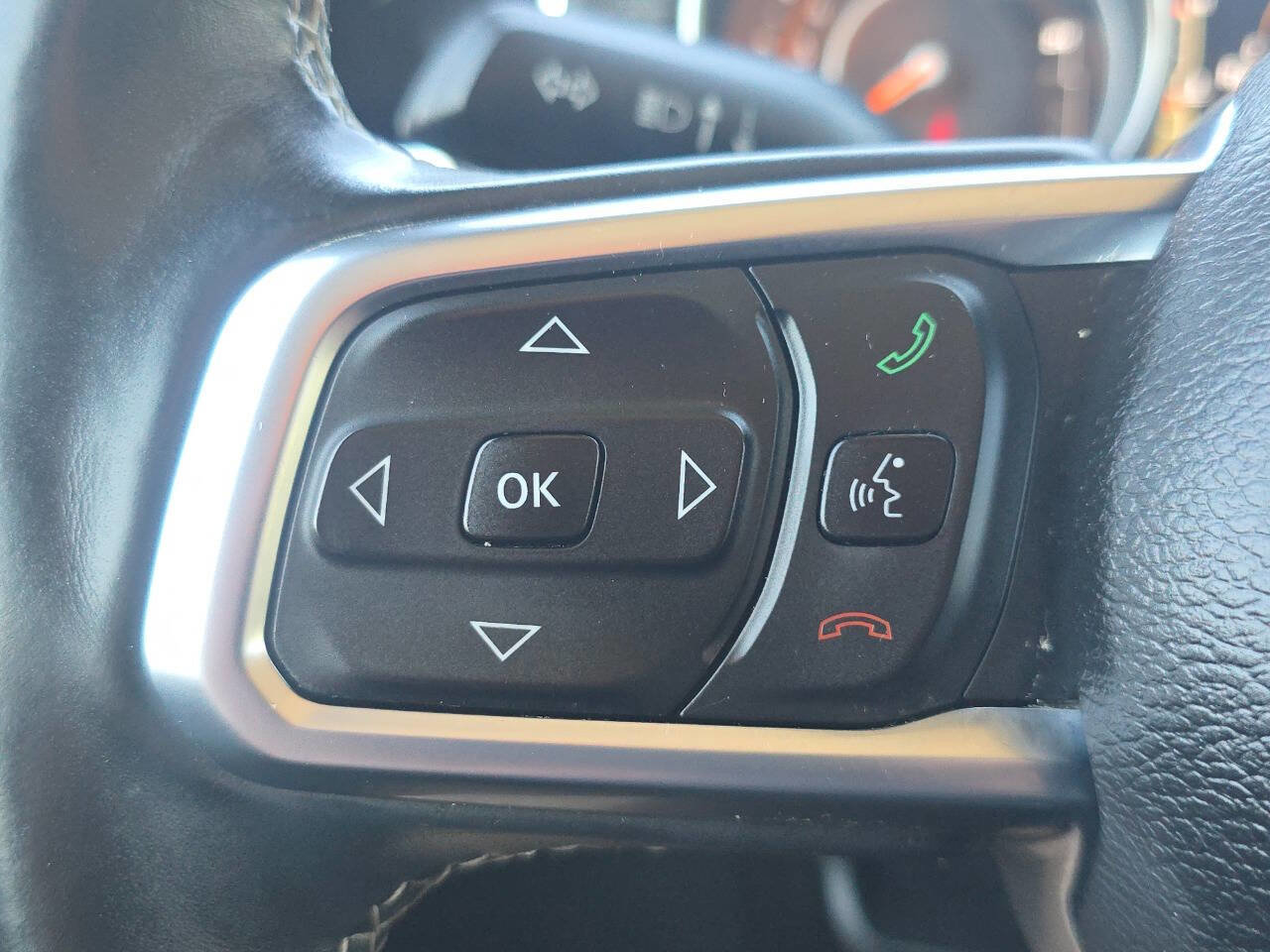 Used 2018 Jeep Wrangler Unlimited Sahara image 30