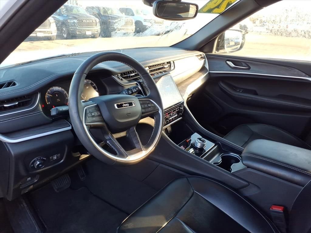 Certified 2024 Jeep Grand Cherokee L Limited w/ Trailer Tow Package image 9