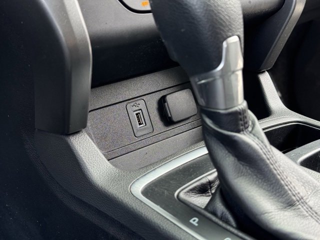 Used 2017 Ford Escape SE w/ Equipment Group 201A image 8