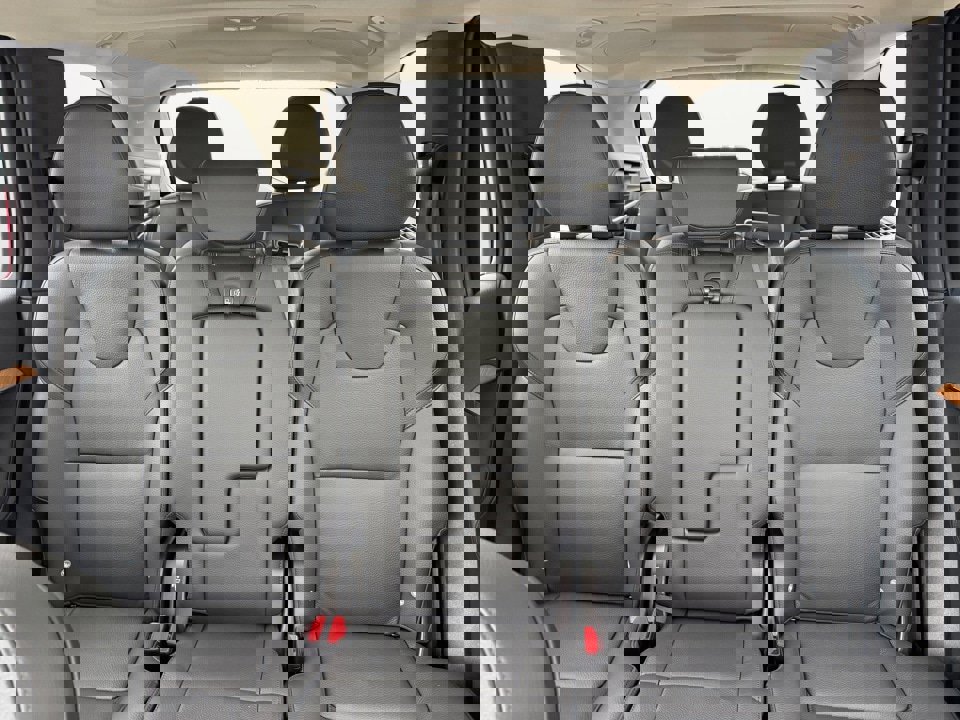 Certified 2024 Volvo XC90 T8 Plus w/ Protection Package Premier image 12