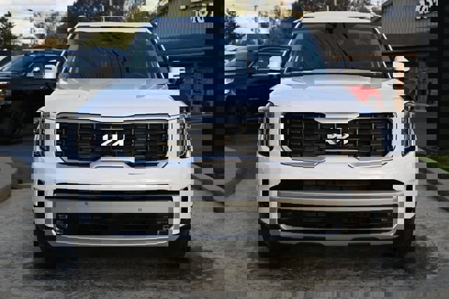 Used 2025 Kia Telluride SX image 2