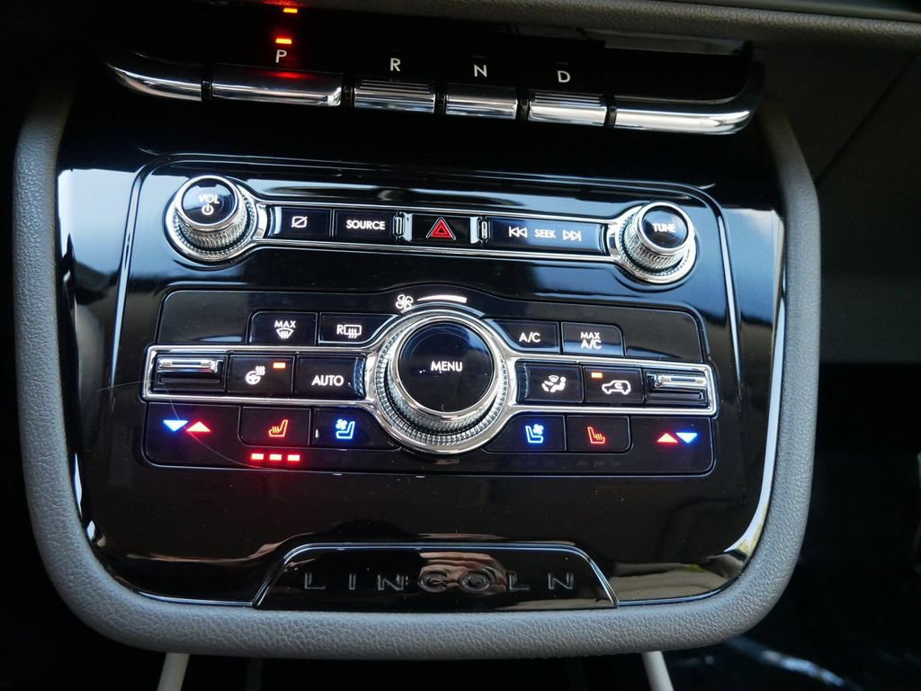 Used 2021 Lincoln Corsair AWD w/ Equipment Group 101A image 23