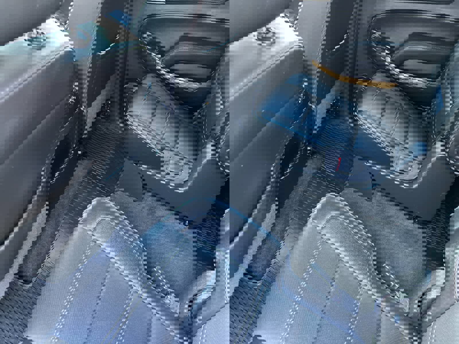 Used 2017 GMC Yukon XL Denali image 4