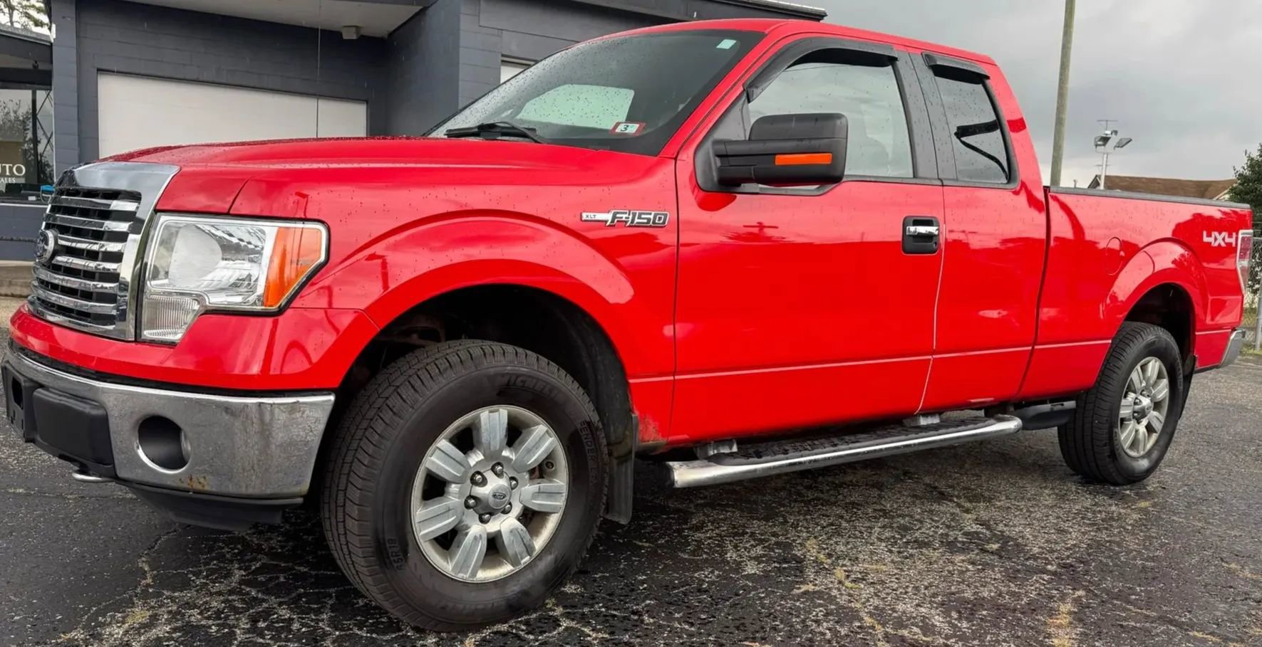 Used 2011 Ford F150 XLT w/ XLT Chrome Pkg image 1