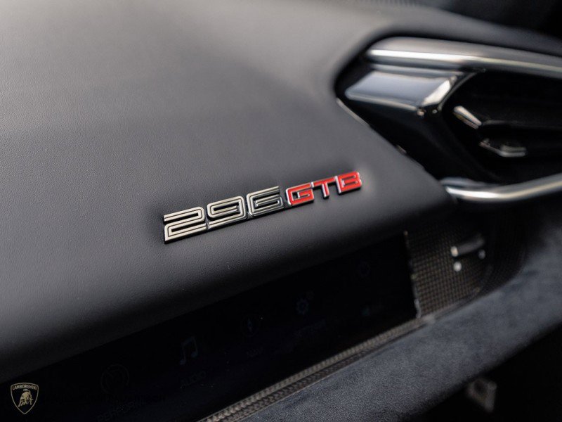 Used 2023 Ferrari 296 GTB RWD image 12