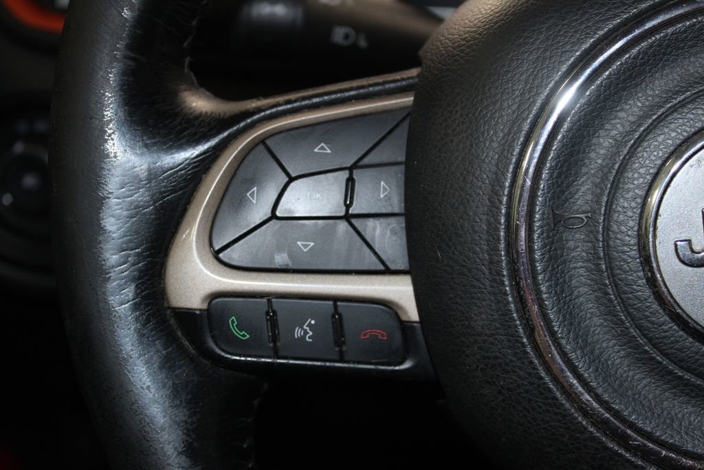 Used 2017 Jeep Renegade Latitude w/ Cold Weather Group image 29