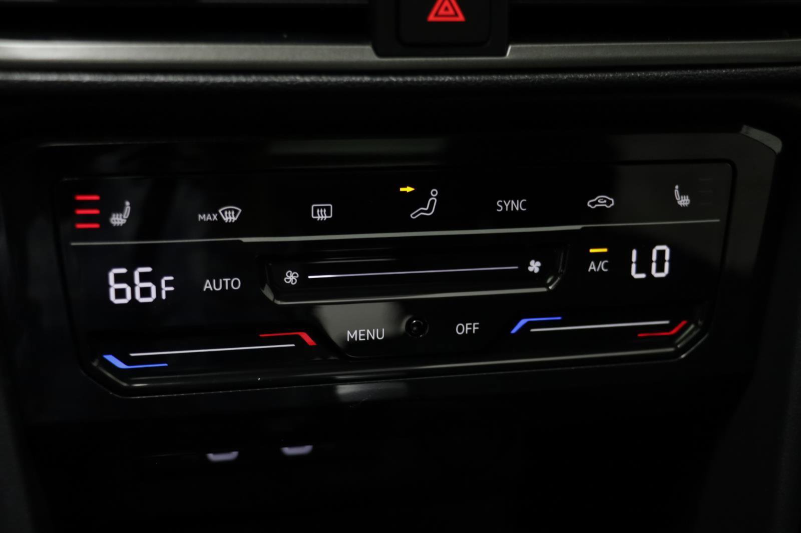 Used 2025 Volkswagen Taos SE image 10