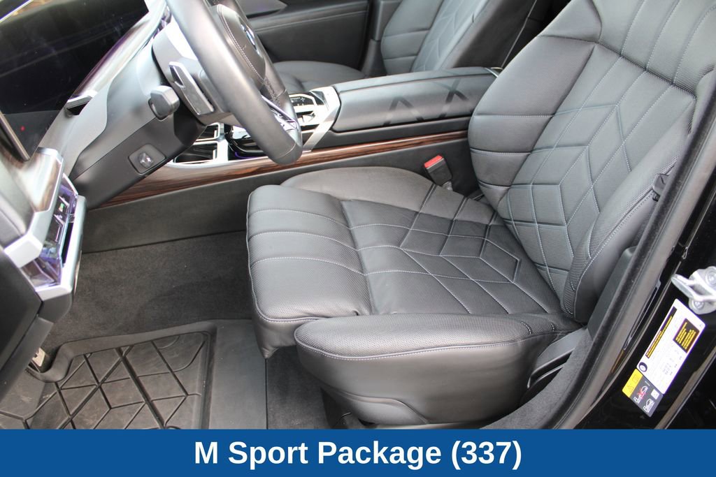 Used 2024 BMW i7 xDrive60 image 23