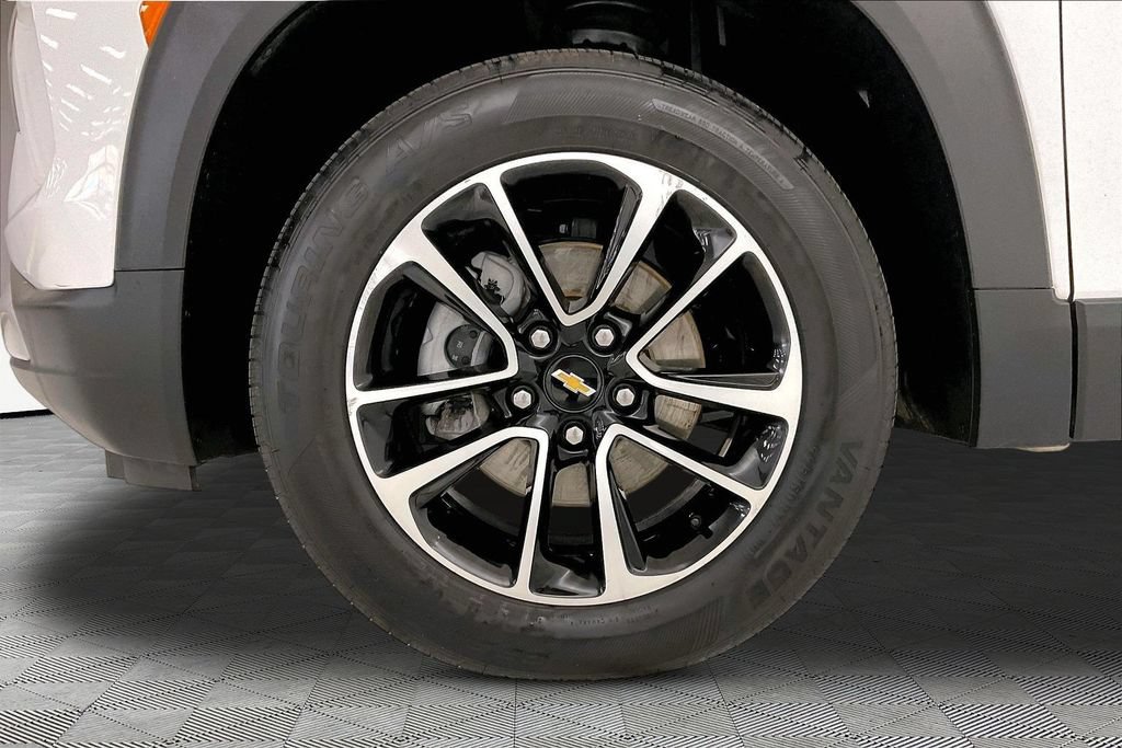 Used 2025 Chevrolet TrailBlazer LT AWD/4WD image 26