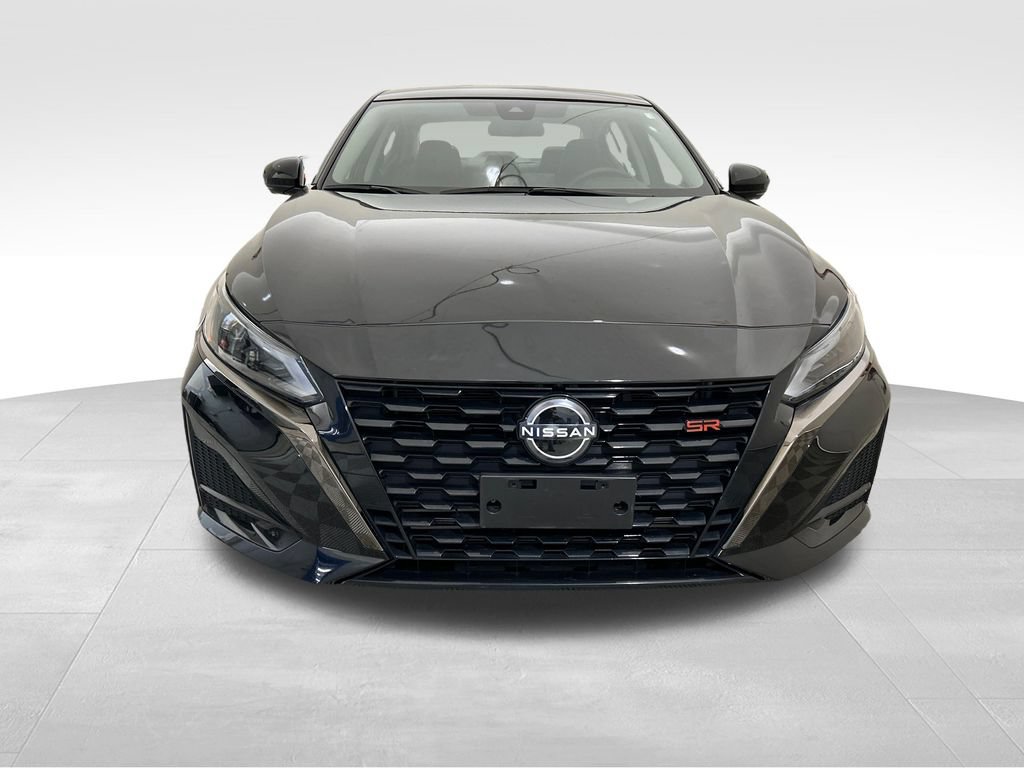 Used 2023 Nissan Altima 2.0 SR FWD image 10