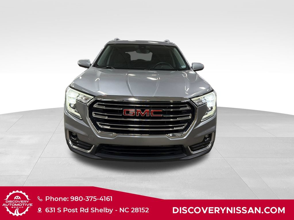 Used 2024 GMC Terrain SLT AWD/4WD image 2