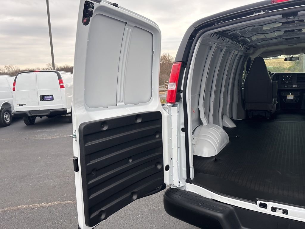 New 2025 Chevrolet Express 2500 w/ Driver Convenience Package image 28