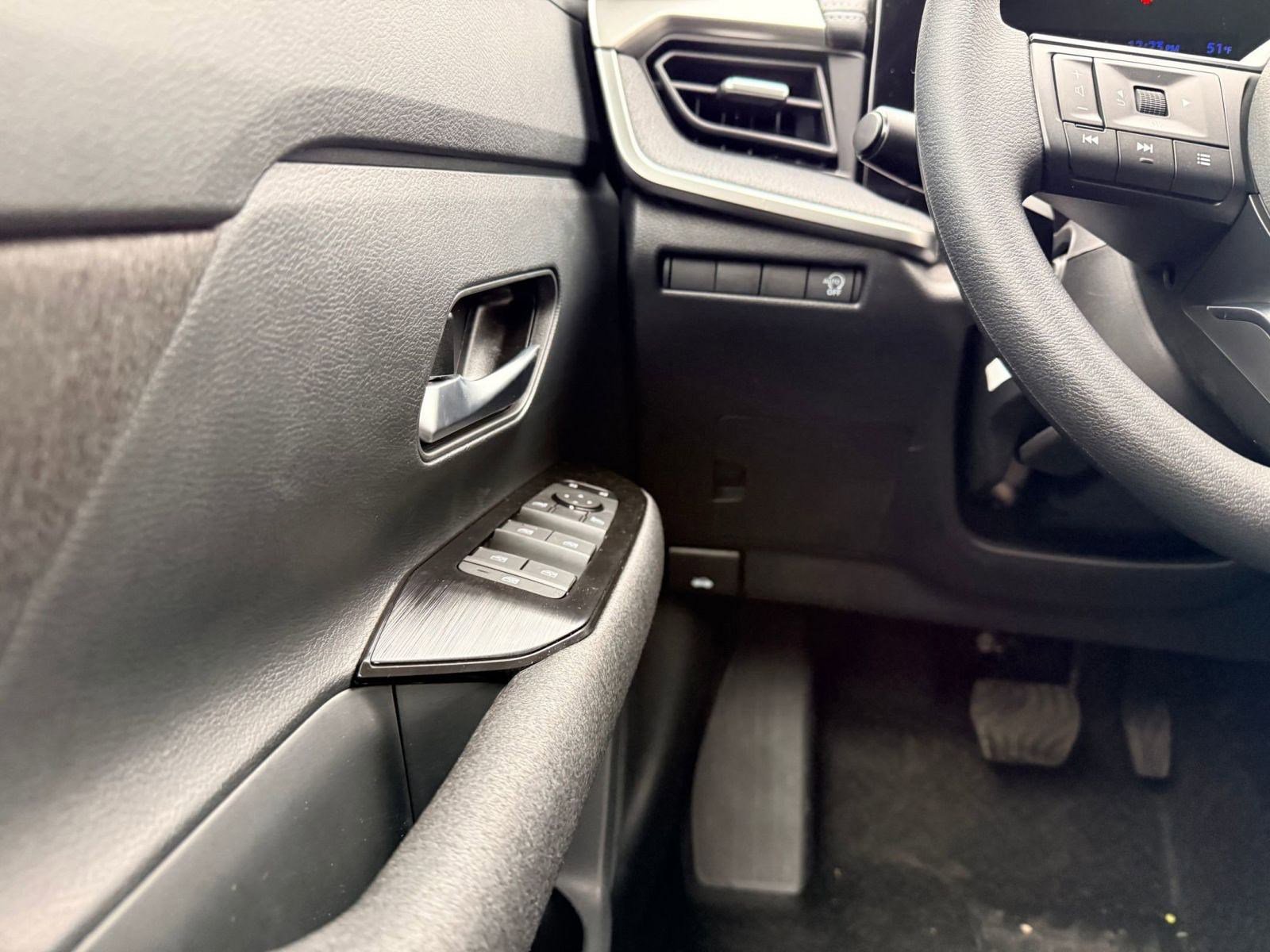 New 2026 Nissan Kicks SV w/ Charging Package image 24