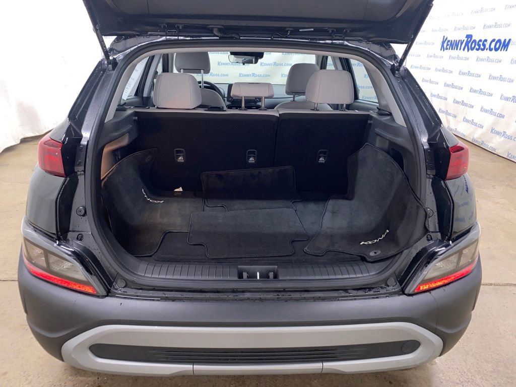 Used 2023 Hyundai Kona SE image 16