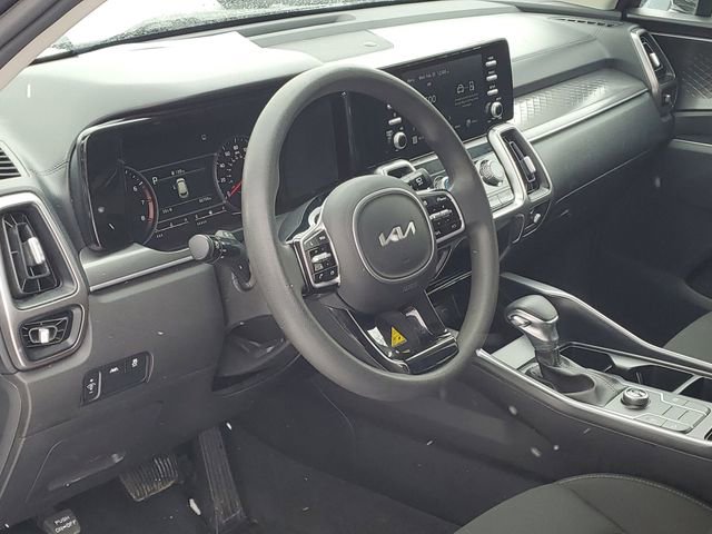 Used 2023 Kia Sorento LX image 6