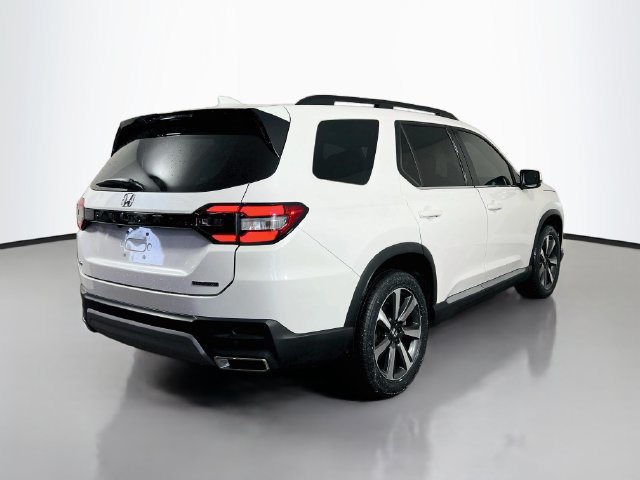 Certified 2024 Honda Pilot Touring image 21