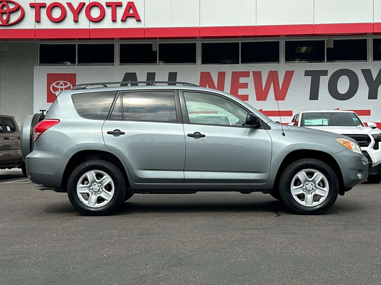 Used 2008 Toyota RAV4 2WD w/ 3rd Row image 6