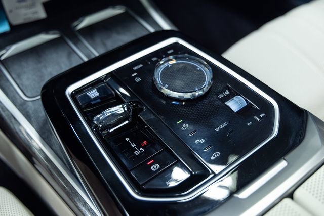 Certified 2023 BMW 760i xDrive AWD/4WD image 19