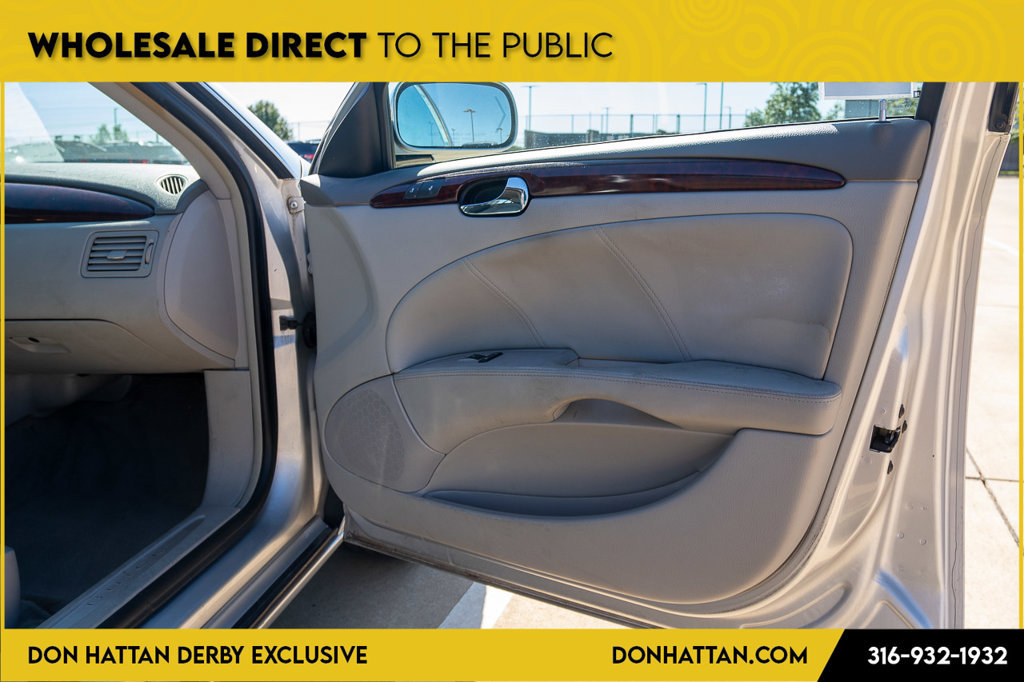 Used 2009 Buick Lucerne CXL FWD image 21