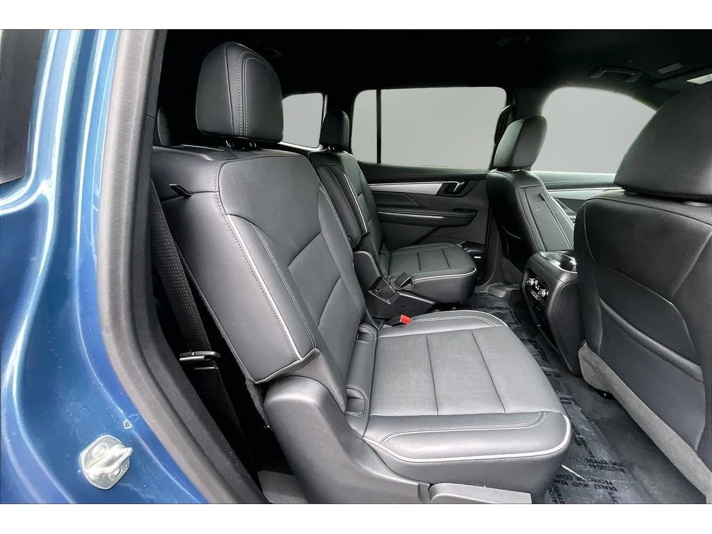Used 2025 Buick Enclave Preferred AWD/4WD image 24