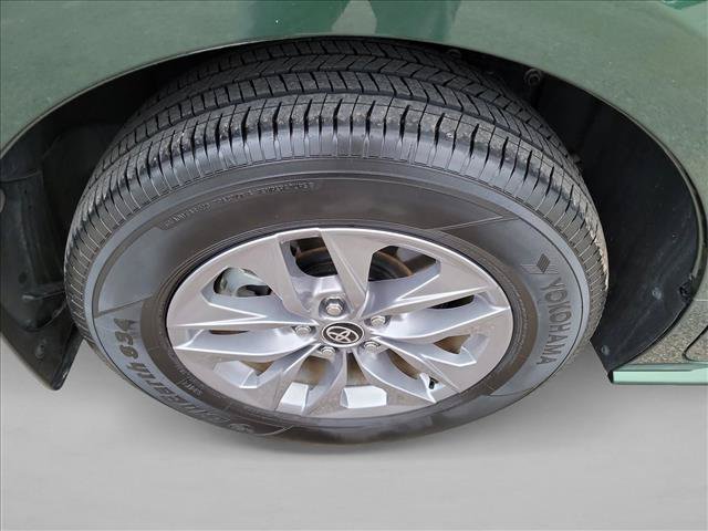 Used 2026 Toyota Sienna LE FWD image 11