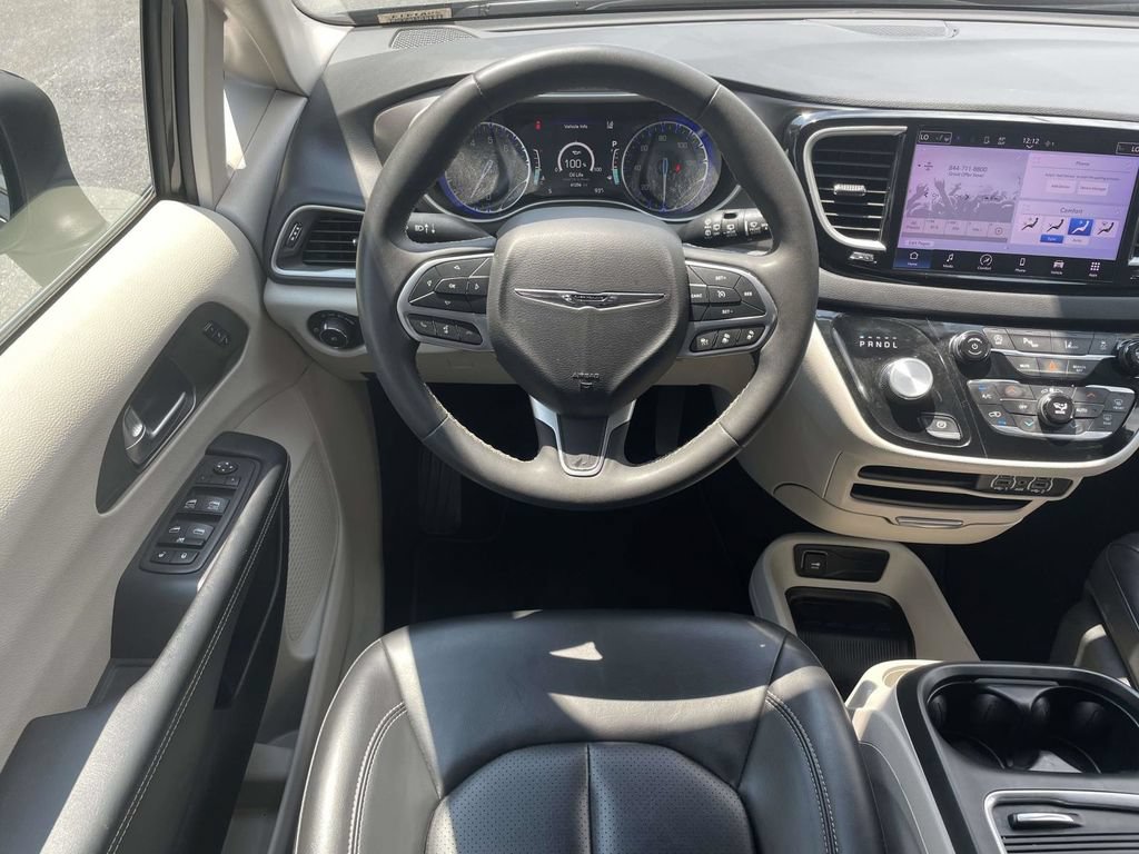 Certified 2023 Chrysler Pacifica Touring-L FWD image 22