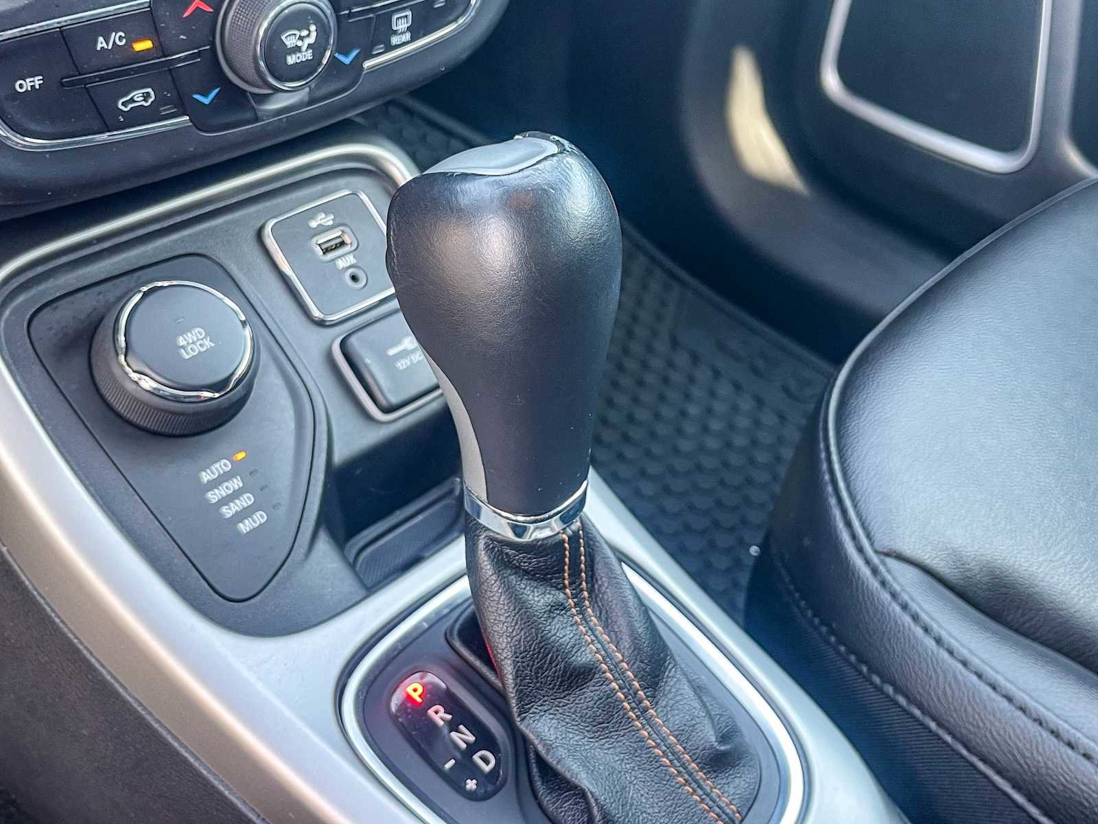 Used 2019 Jeep Compass Latitude w/ Popular Equipment Group image 18