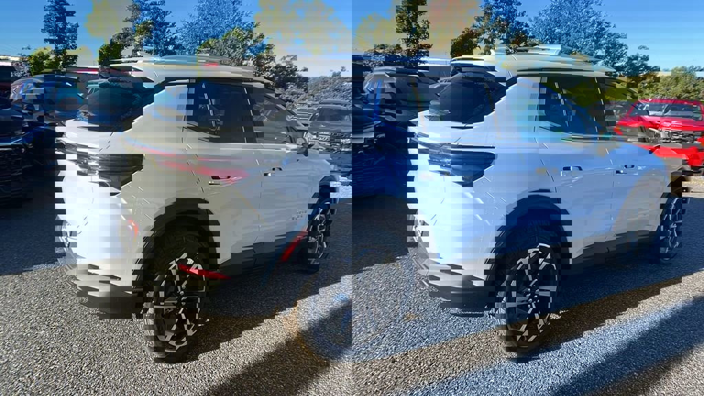 New 2026 Chevrolet Equinox EV LT image 5