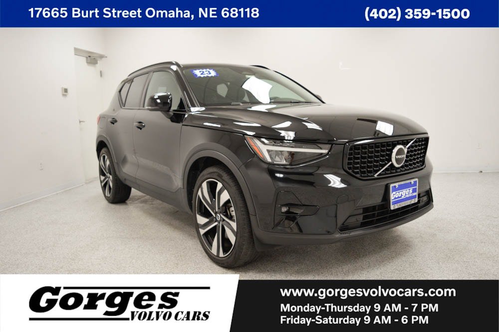 Certified 2023 Volvo XC40 B5 Plus w/ Climate Package AWD/4WD image 1