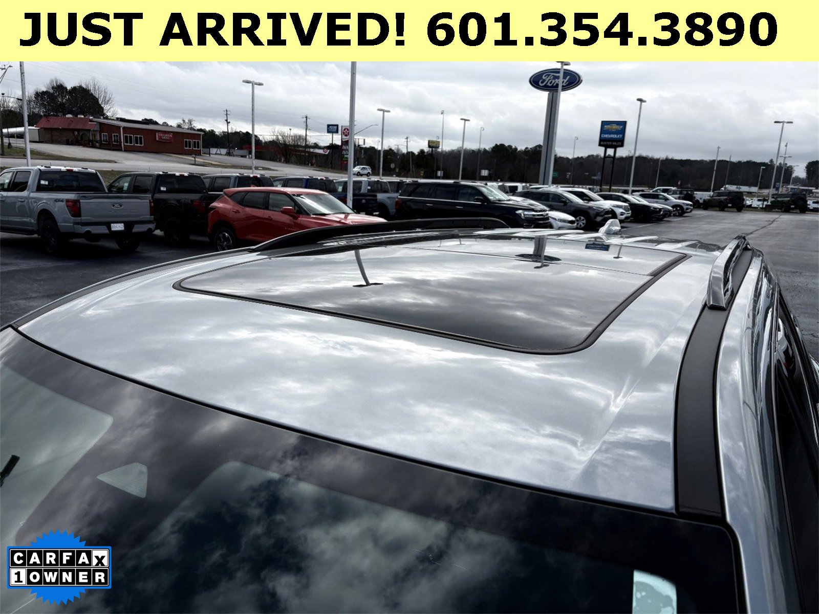 Used 2024 Chevrolet Traverse RS image 4