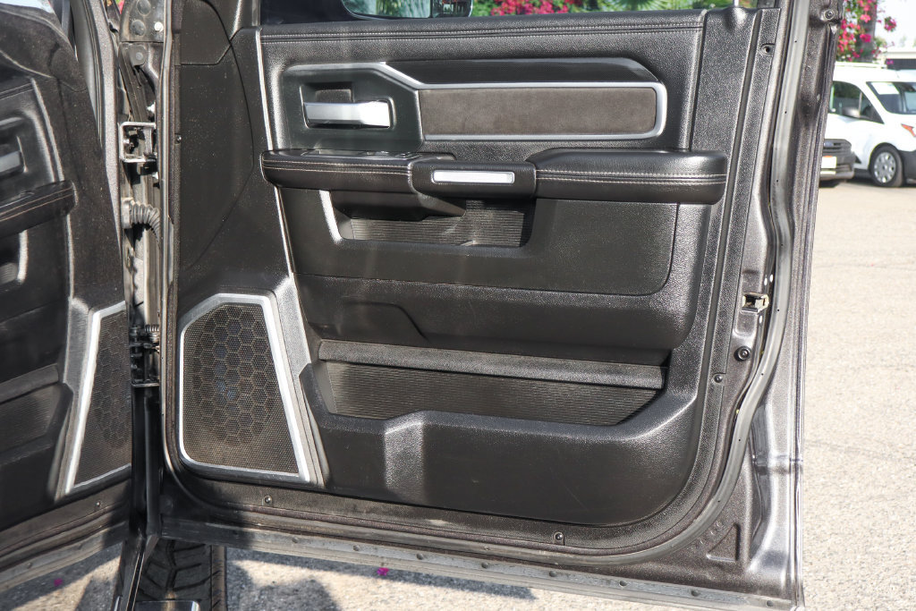 Used 2019 RAM 3500 Laramie AWD/4WD image 34