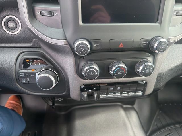 Used 2024 RAM 2500 Tradesman w/ Chrome Appearance Group AWD/4WD image 17