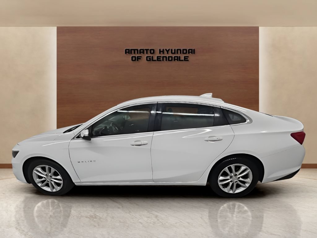Used 2018 Chevrolet Malibu LT FWD image 3