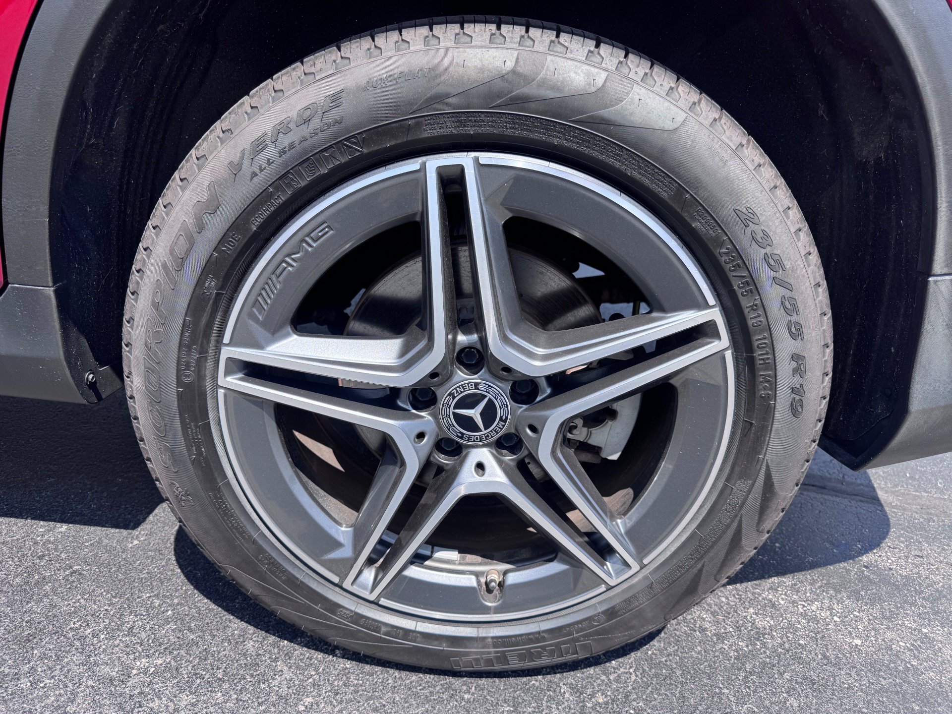Used 2021 Mercedes-Benz GLC 300 4MATIC image 40