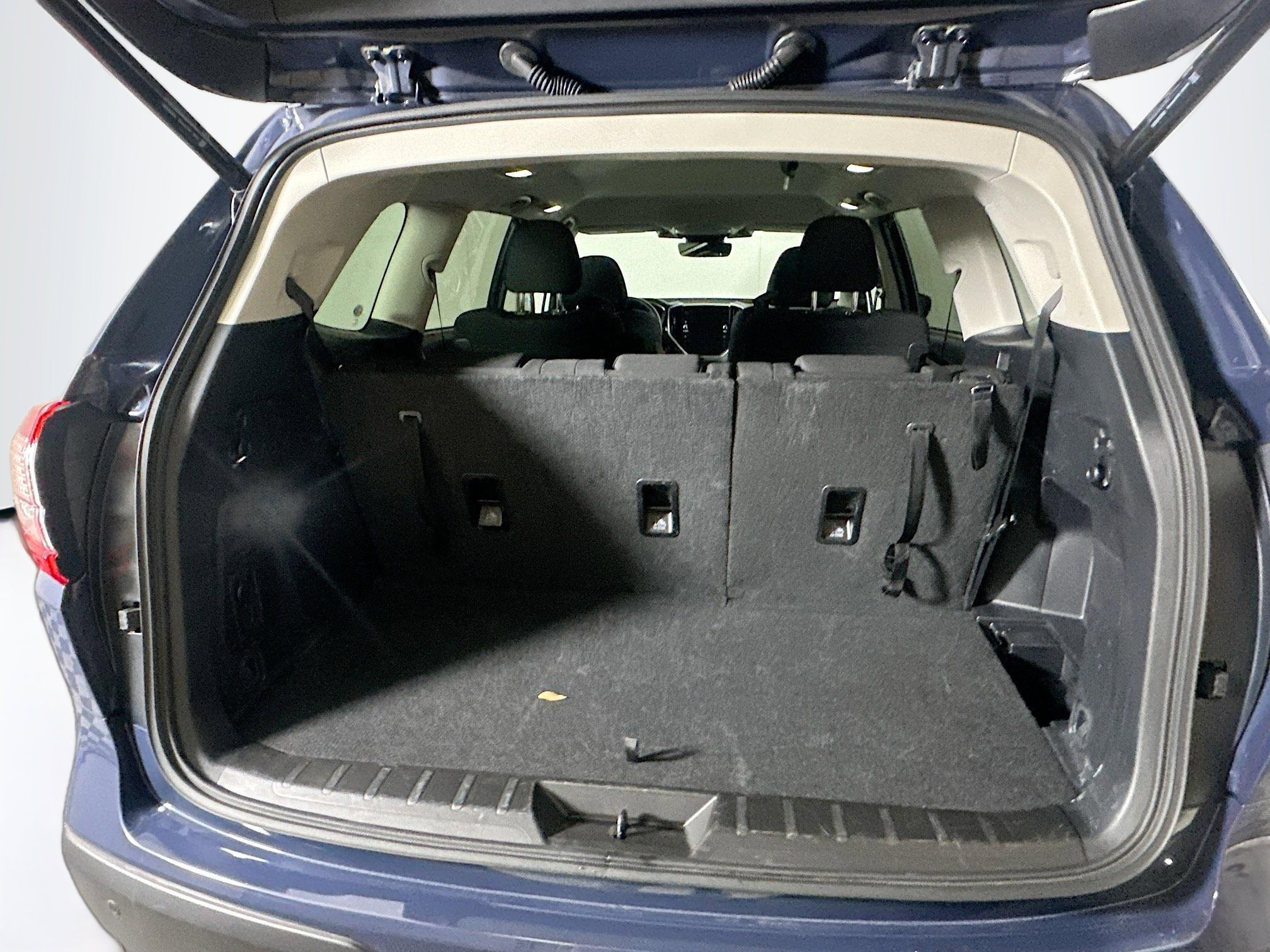 Used 2025 Subaru Ascent Premium image 29