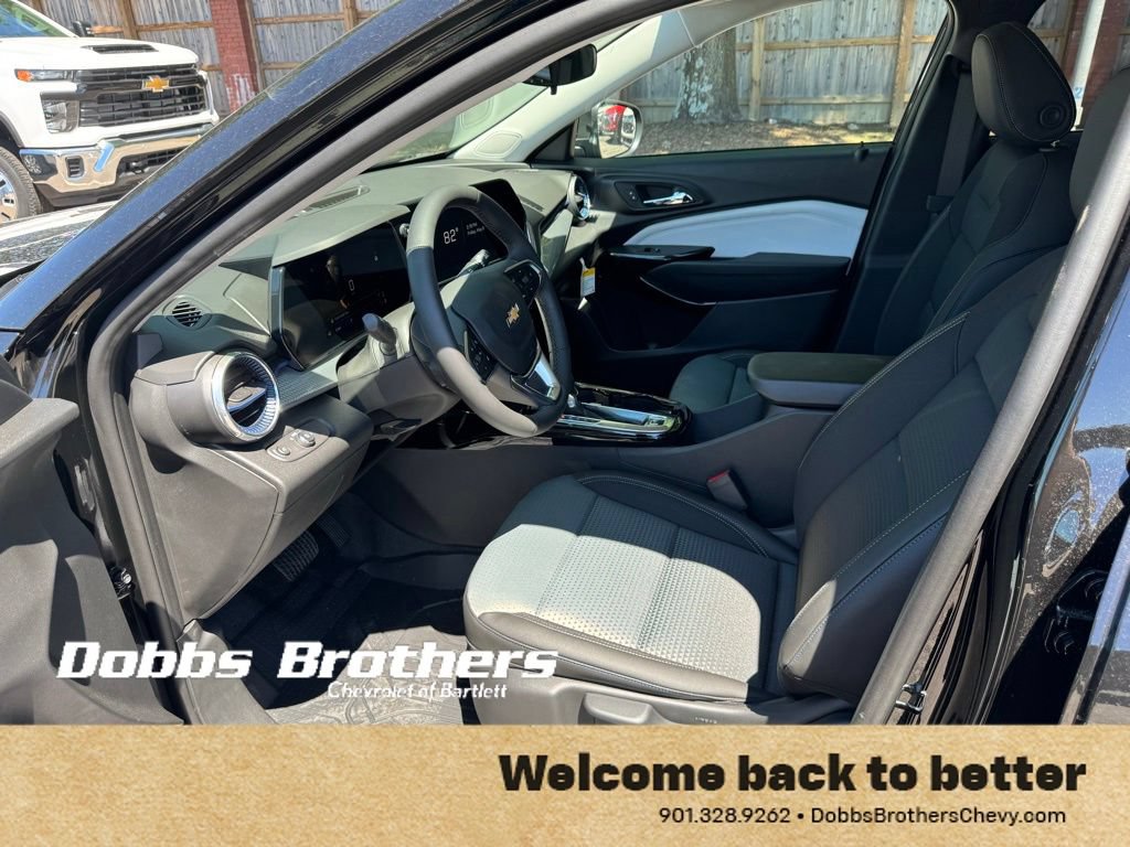 New 2026 Chevrolet Trax LT w/ Sunroof Package FWD image 9