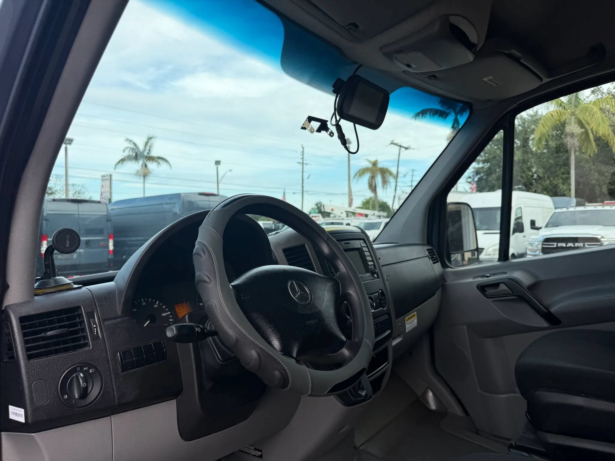 Used 2018 Mercedes-Benz Sprinter 2500 image 13
