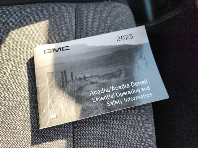 Used 2025 GMC Acadia Elevation image 15