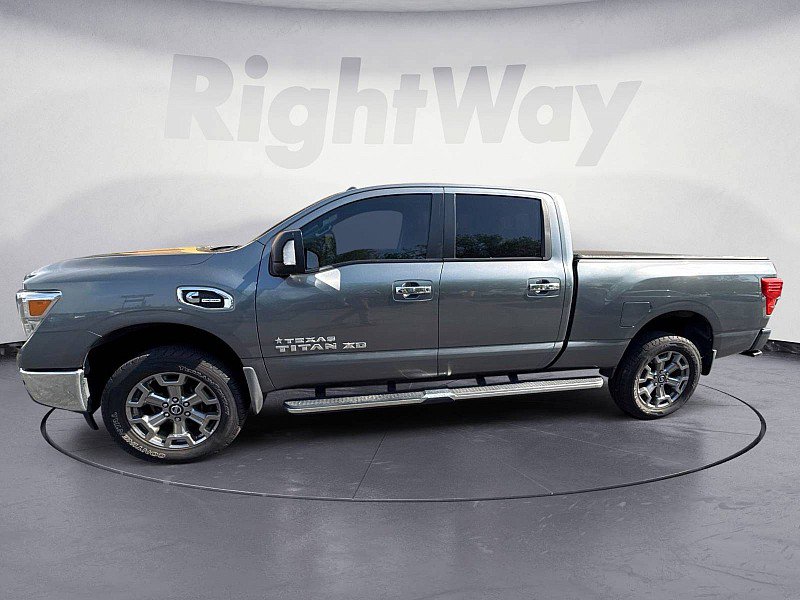 Used 2018 Nissan Titan SV w/ SV Convenience Package AWD/4WD image 2