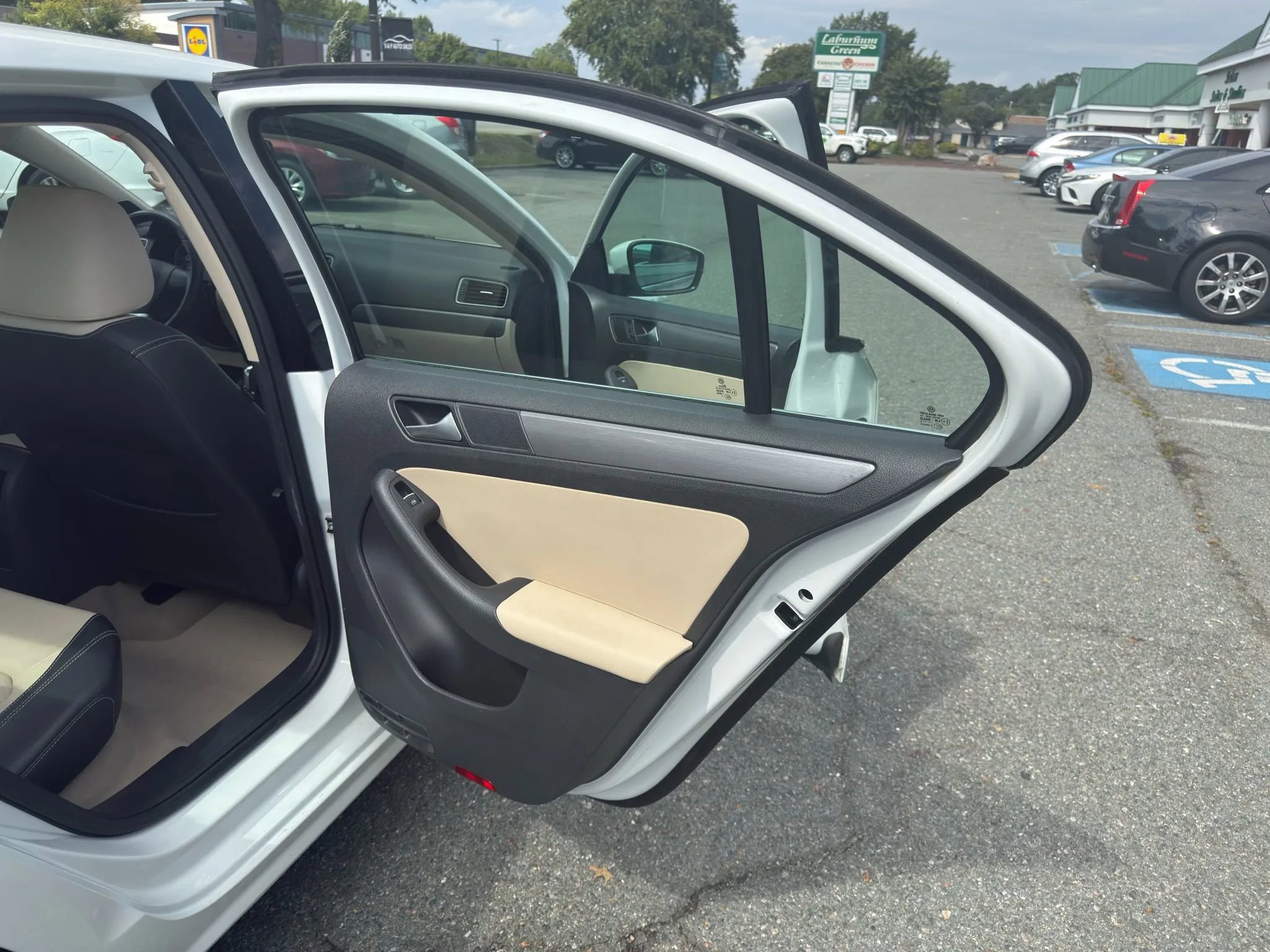 Used 2014 Volkswagen Jetta SEL image 13