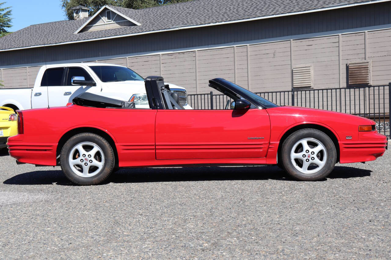 Used 1993 Oldsmobile Cutlass Supreme Convertible image 10