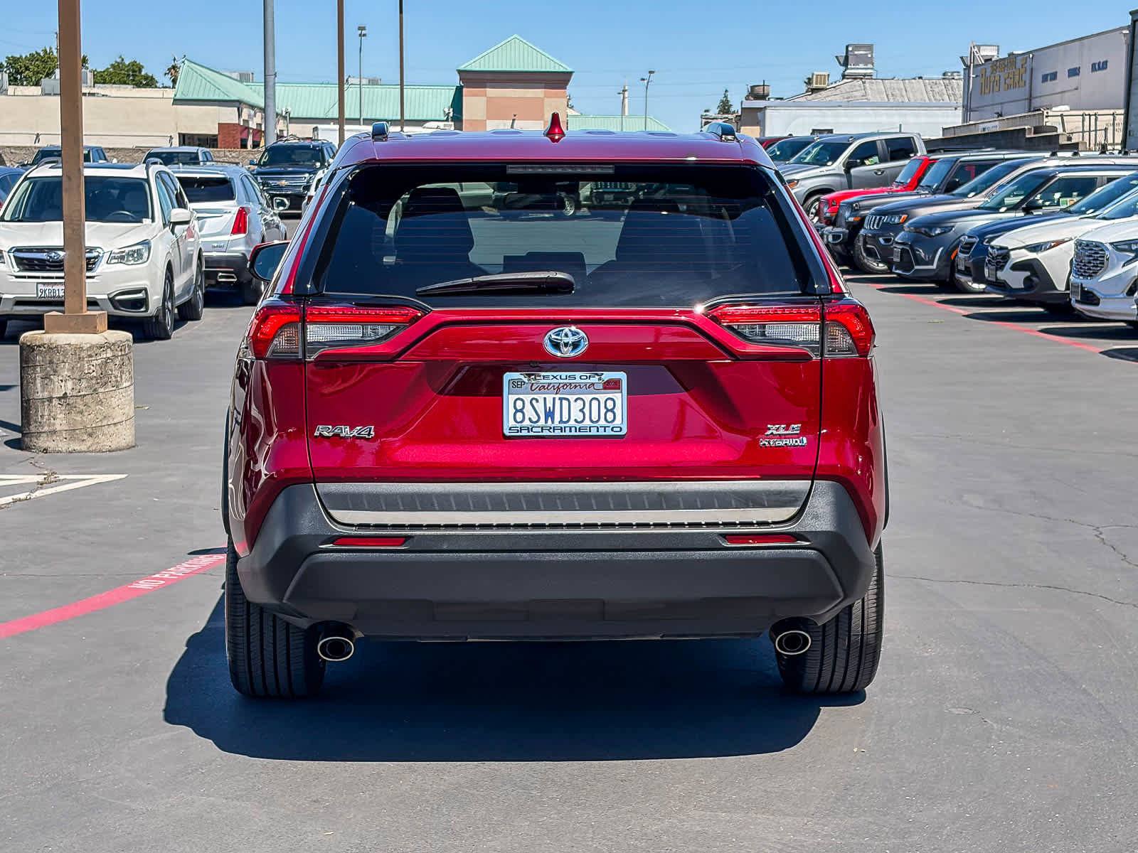 Used 2020 Toyota RAV4 XLE w/ Convenience Package AWD/4WD image 3