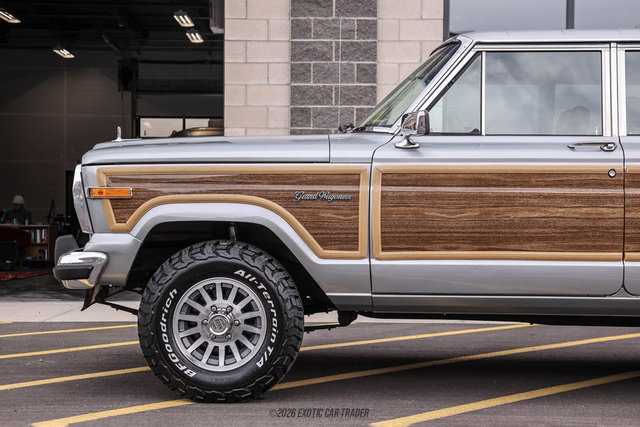 Used 1991 Jeep Grand Wagoneer AWD/4WD image 4