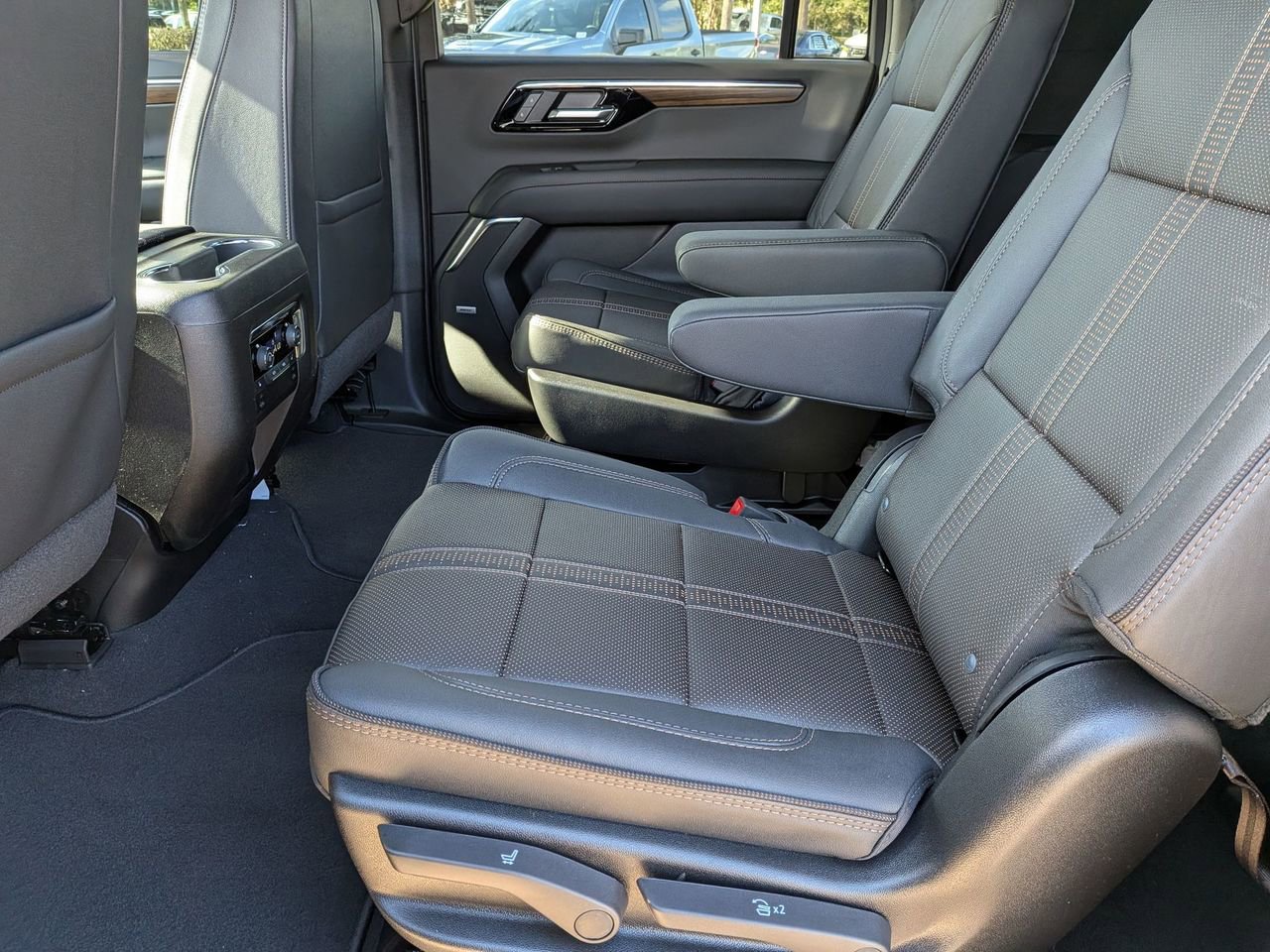 New 2026 Chevrolet Suburban High Country w/ Sun And Tow Package AWD/4WD image 21