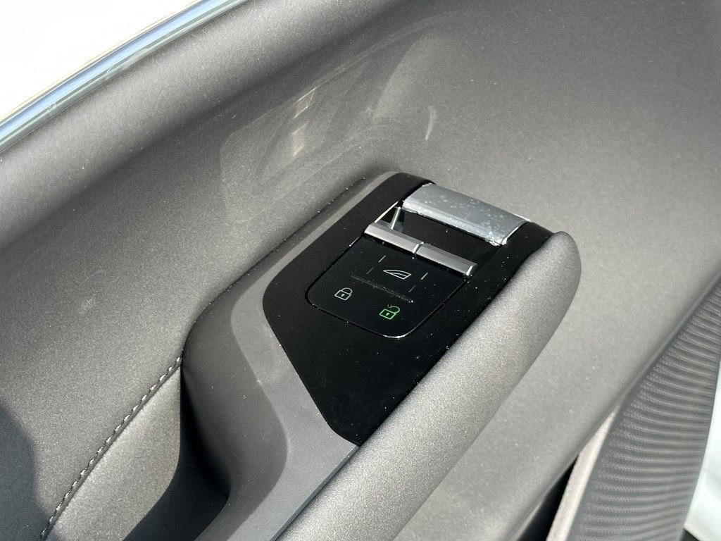 New 2025 Volvo EX90 Ultra image 19