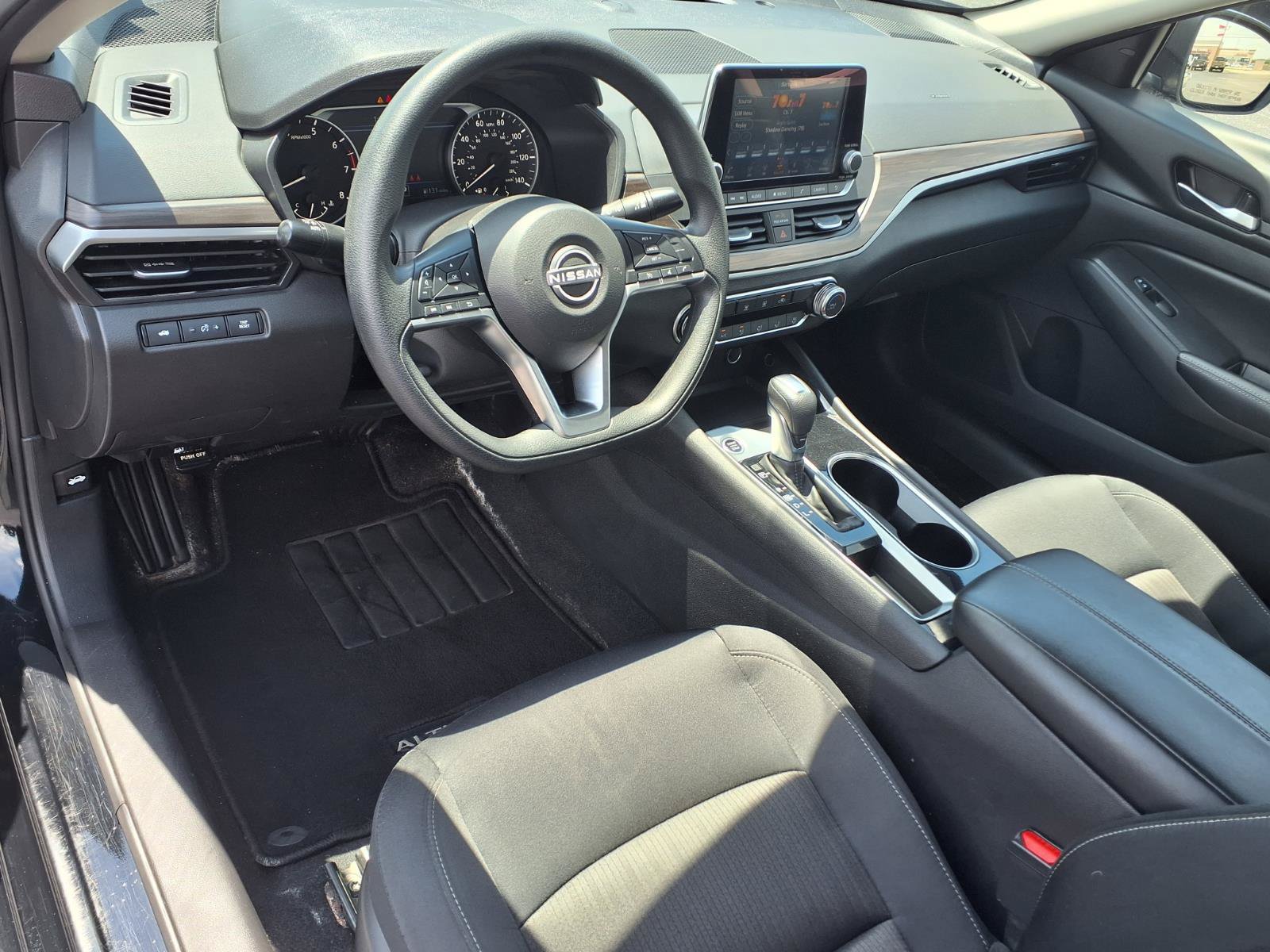 Used 2024 Nissan Altima 2.5 SV FWD image 19