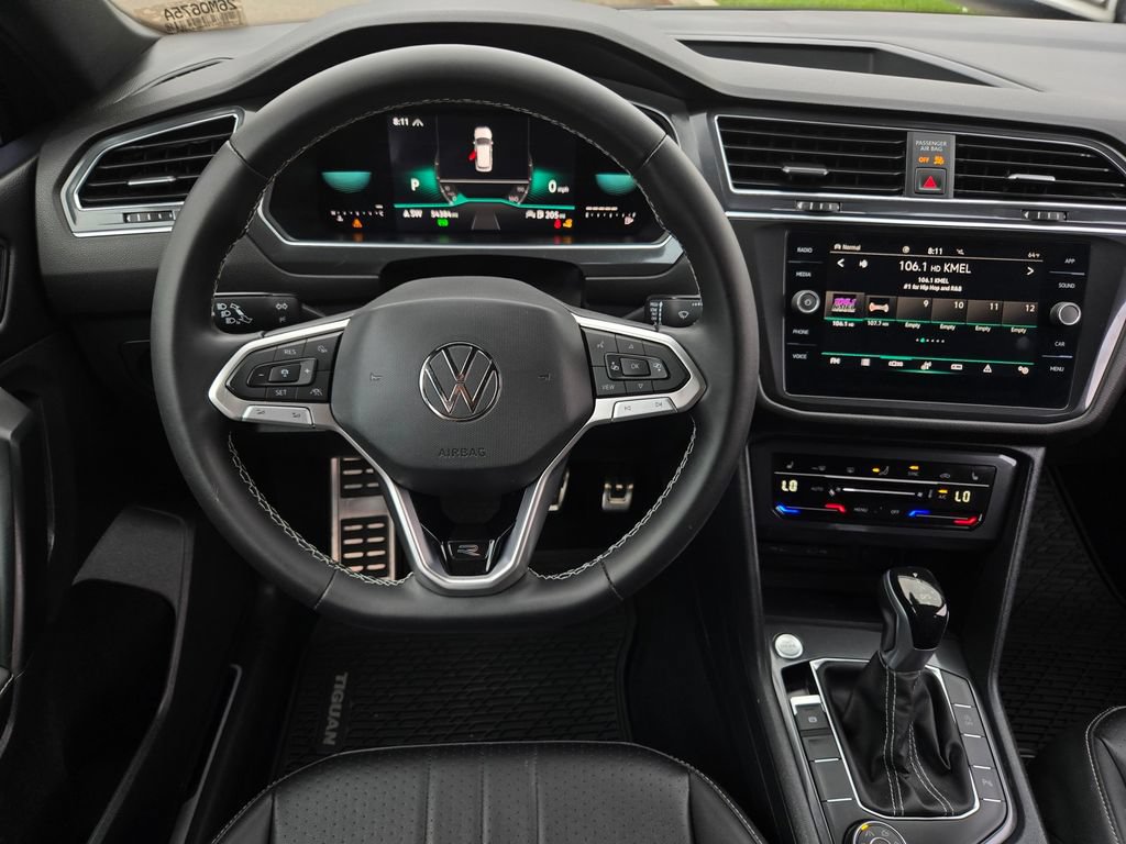 Used 2023 Volkswagen Tiguan SE R-Line AWD/4WD image 13