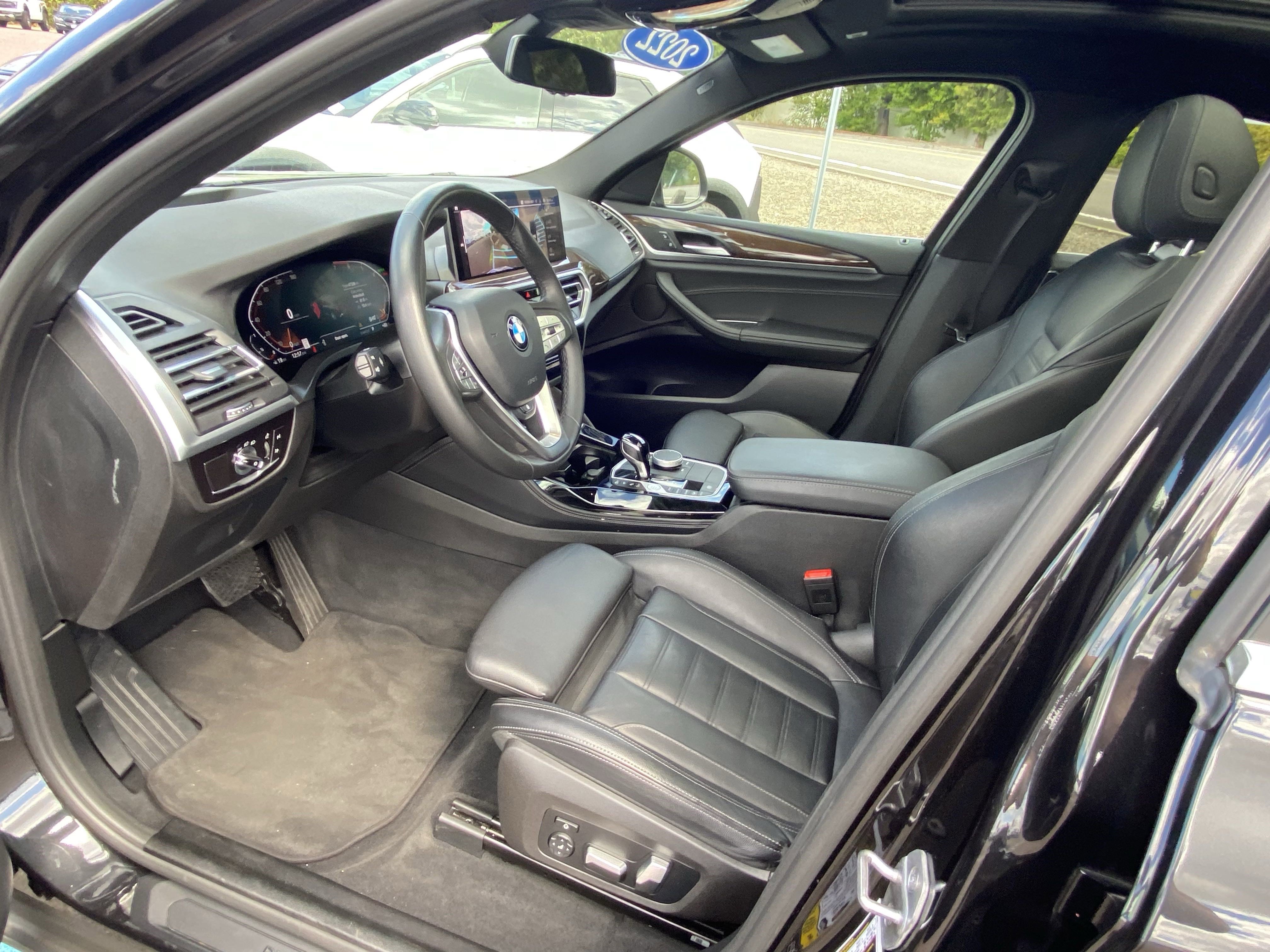 Used 2022 BMW X4 xDrive30i w/ Premium Package image 9