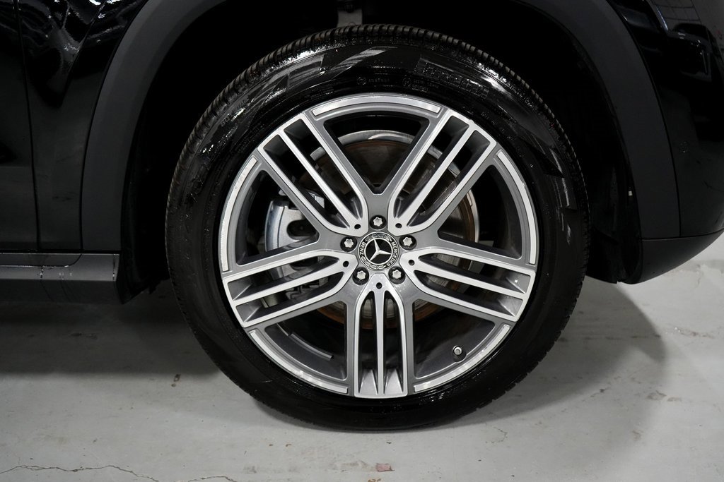 Used 2024 Mercedes-Benz GLS 450 4MATIC image 38